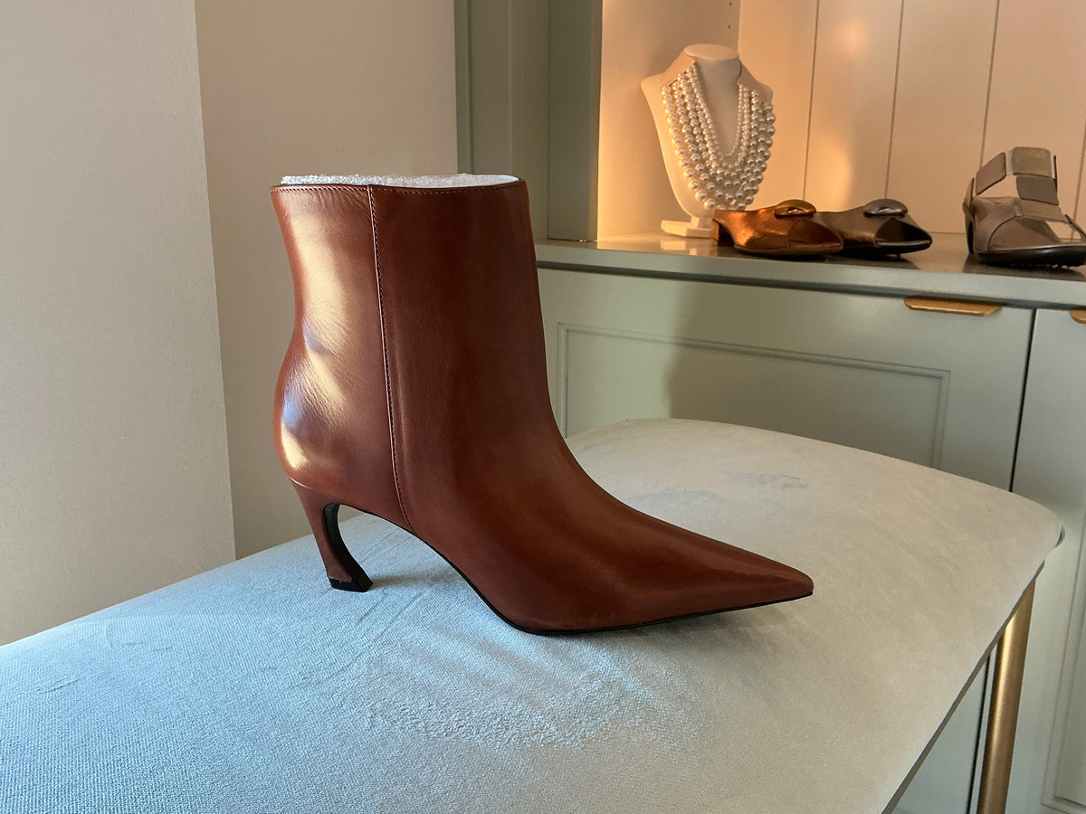 Lexie Ankle Bootie, Size 6